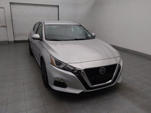 Used 2020 Nissan Altima 2.5 S AWD/4WD image 14