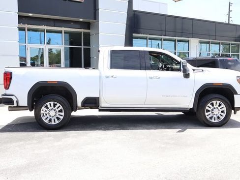 Used 2022 GMC Sierra 3500 Denali AWD/4WD image 9