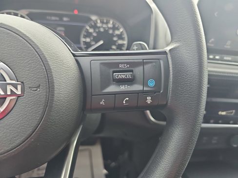 Used 2023 Nissan Rogue SV FWD image 19