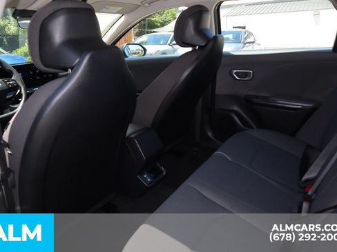 Used 2025 Kia K4 FWD image 18