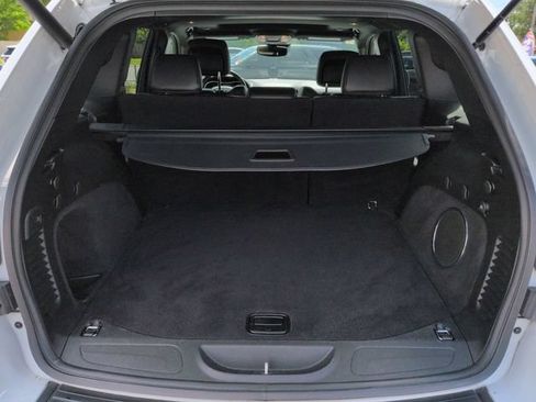 Used 2020 Jeep Grand Cherokee Altitude RWD image 13