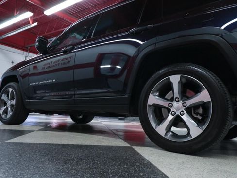 Used 2024 Jeep Grand Cherokee L Limited RWD image 38