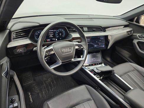 Used 2023 Audi e-tron Premium Plus w/ Premium Plus Package AWD/4WD image 14