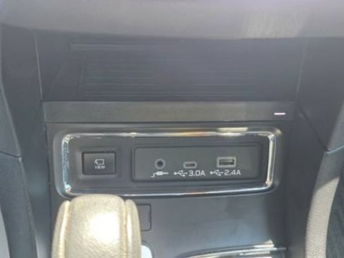 Used 2023 Subaru Ascent Limited w/ Technology Package AWD/4WD image 24