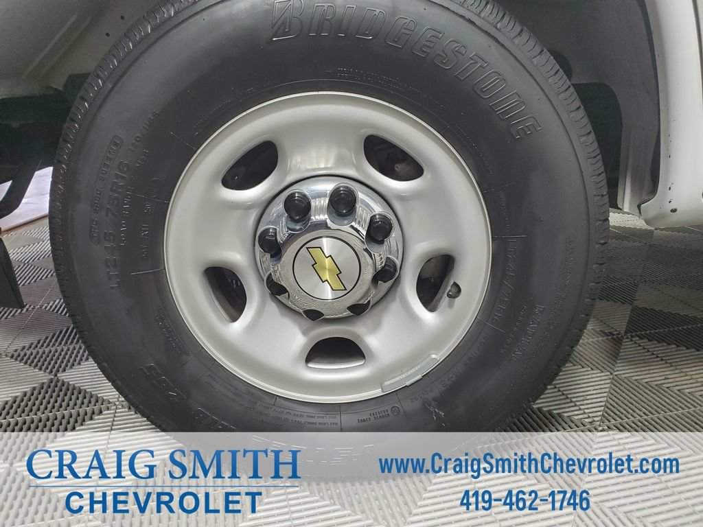 Used 2024 Chevrolet Express 3500 LT w/ LT Preferred Equipment Group RWD image 24