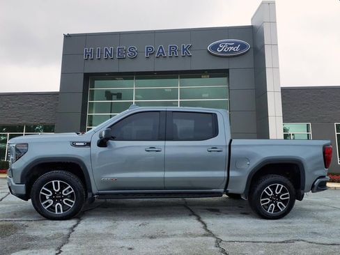 Used 2024 GMC Sierra 1500 AT4 w/ Technology Package image 4