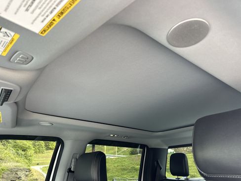 Used 2024 Ford F250 Lariat w/ Lariat Ultimate Package AWD/4WD image 11