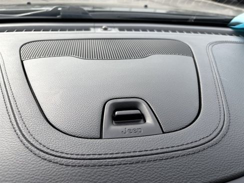 Used 2019 Jeep Cherokee Limited AWD/4WD image 27