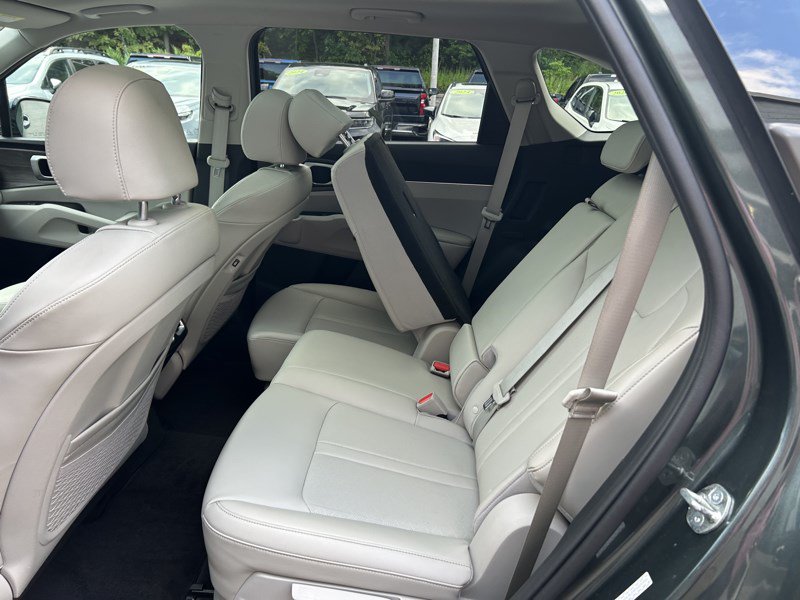 Used 2023 Kia Sorento S w/ Panoramic Sunroof Package AWD/4WD image 21