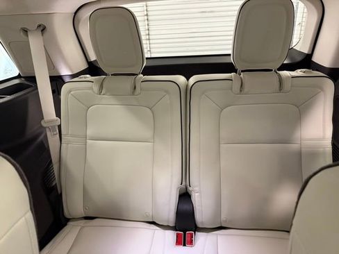 Used 2023 Lincoln Aviator Black Label w/ Class IV Trailer Tow Package image 18