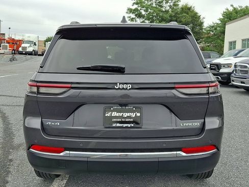 Used 2025 Jeep Grand Cherokee Laredo w/ Luxury Tech Group I AWD/4WD image 6