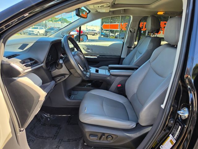 Used 2024 Toyota Sienna XLE w/ XLE Plus Package AWD/4WD image 21