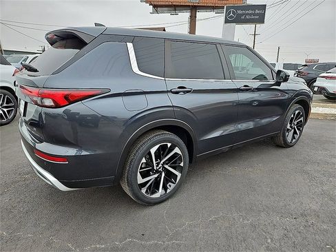 Used 2024 Mitsubishi Outlander SE image 8