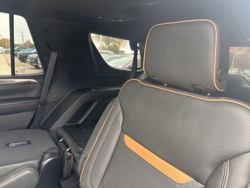 Used 2021 GMC Yukon AT4 w/ Technology Package image 8