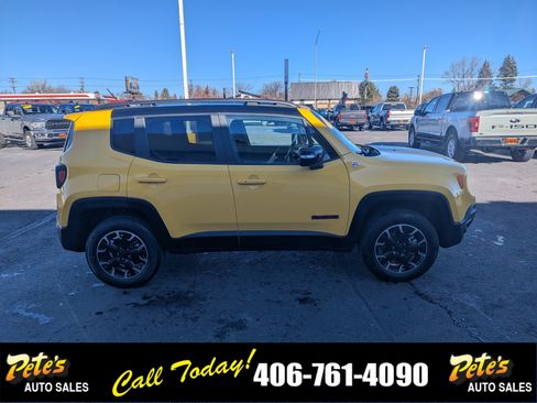 Used 2023 Jeep Renegade Trailhawk image 5