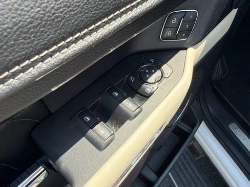 Used 2019 Ford Expedition Platinum AWD/4WD image 11