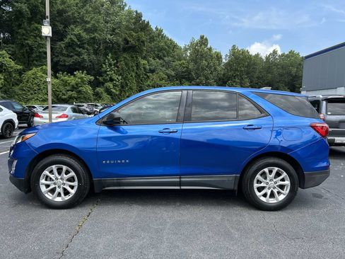 Used 2019 Chevrolet Equinox LS FWD image 2