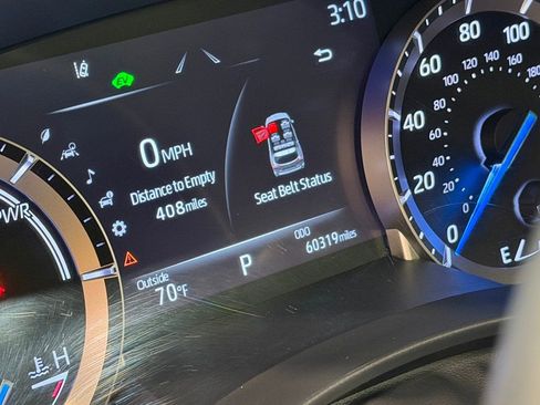 Used 2022 Toyota Highlander XLE image 4