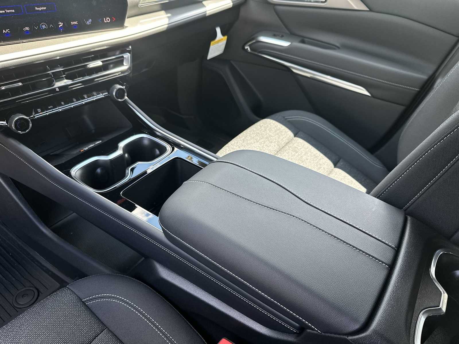 New 2026 Chevrolet Traverse LT w/ Driver Confidence Package FWD image 21