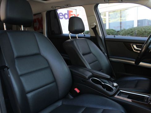 Used 2015 Mercedes-Benz GLK 350 4MATIC w/ Premium 1 Package image 29