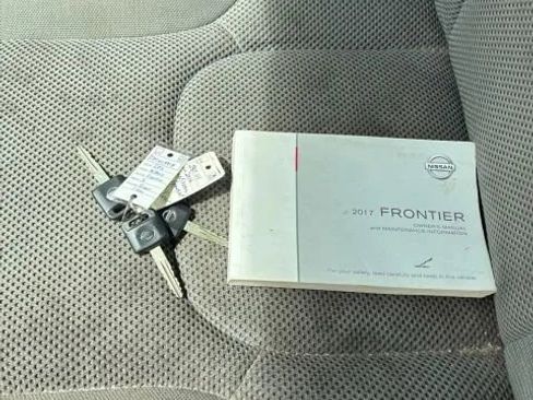 Used 2016 Nissan Frontier S image 30