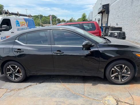 Used 2025 Nissan Sentra SV FWD image 4