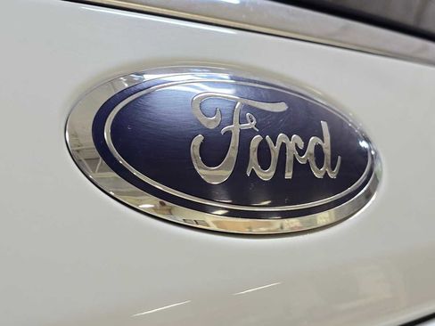 Used 2024 Ford Expedition Limited image 17