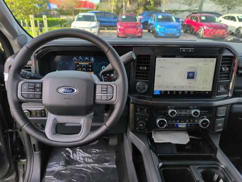 New 2026 Ford F250 Lariat w/ Black Appearance Package image 18