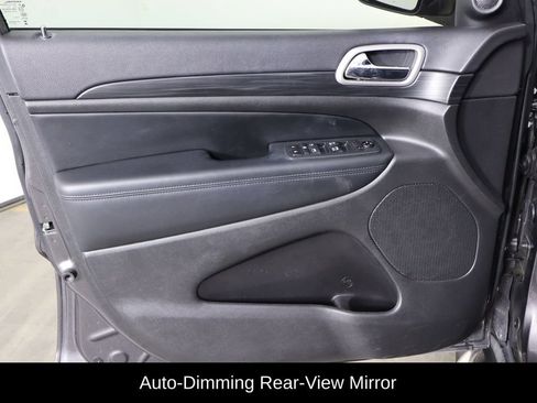 Used 2020 Jeep Grand Cherokee Laredo w/ Laredo X Package RWD image 19