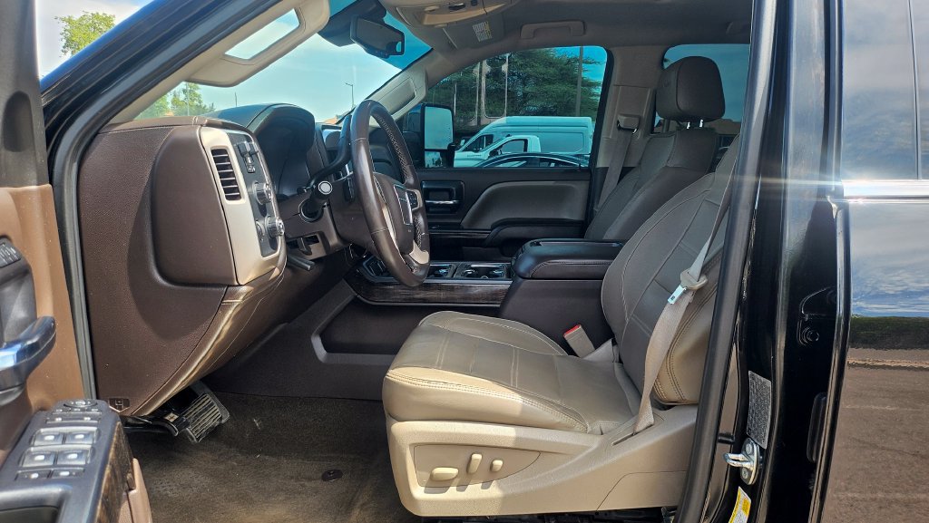 Used 2015 GMC Sierra 3500 Denali w/ Duramax Plus Package AWD/4WD image 30