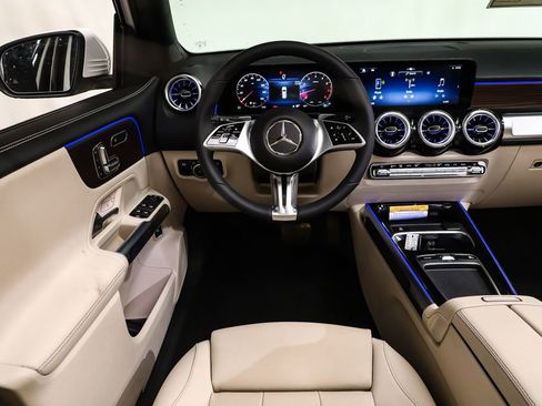 New 2026 Mercedes-Benz GLB 250 4MATIC image 13