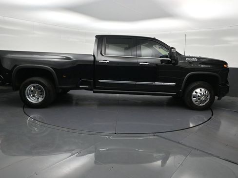 Used 2026 Chevrolet Silverado 3500 High Country w/ High Country Premium Package AWD/4WD image 7