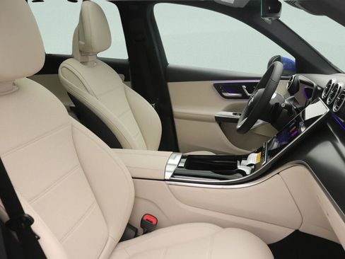 New 2026 Mercedes-Benz GLC 300 image 7