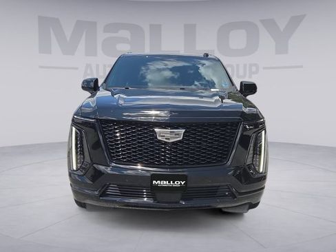 Used 2025 Cadillac Escalade Sport Platinum w/ LPO, ONYX Package AWD/4WD image 8
