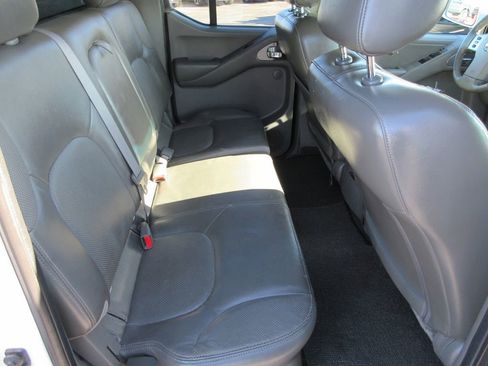 Used 2008 Nissan Frontier LE w/ Leather Pkg image 19