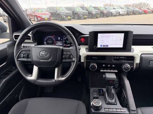 Used 2024 Toyota Tacoma TRD Off-Road AWD/4WD image 27