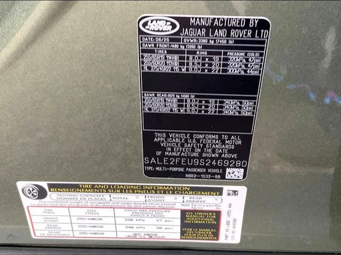 New 2025 Land Rover Defender 130 X-Dynamic SE image 19