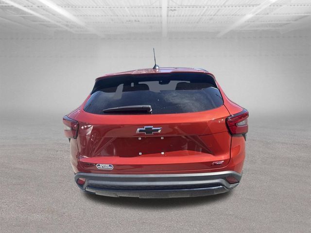 Used 2024 Chevrolet Trax RS w/ Sunroof Package FWD image 6