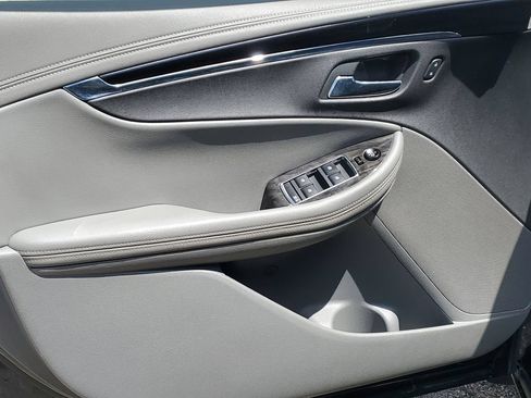 Used 2014 Chevrolet Impala LT FWD image 19