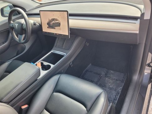 Used 2022 Tesla Model Y Performance image 20