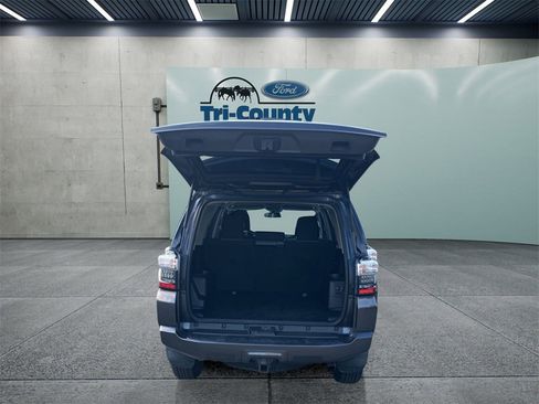 Used 2017 Toyota 4Runner SR5 image 34