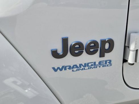 Used 2021 Jeep Wrangler Unlimited Rubicon 4xe w/ Steel Bumper Group AWD/4WD image 14