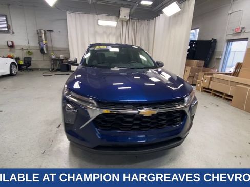 Used 2024 Chevrolet Trax LS FWD image 3