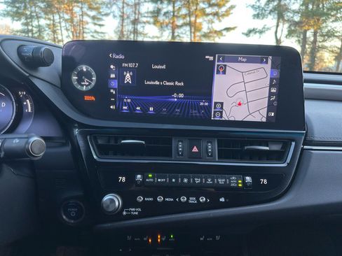 Used 2022 Lexus ES 300h F Sport image 16