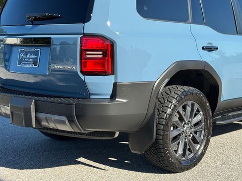 Used 2024 Toyota Land Cruiser image 17