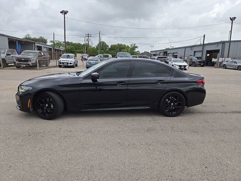 Used 2022 BMW 540i w/ M Sport Package image 2