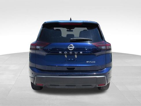Used 2024 Nissan Rogue SV AWD/4WD image 5