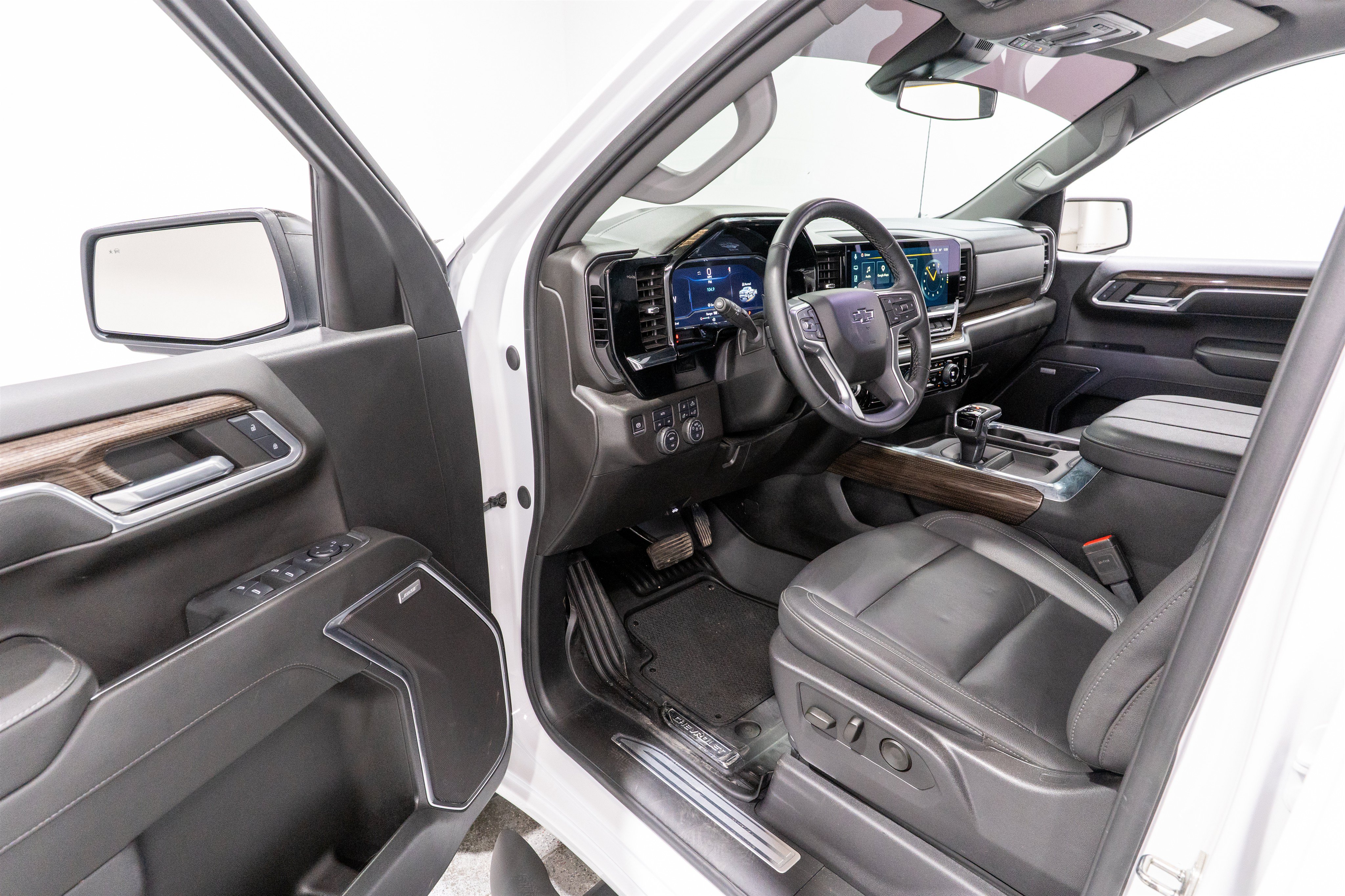 Used 2024 Chevrolet Silverado 1500 RST AWD/4WD image 13
