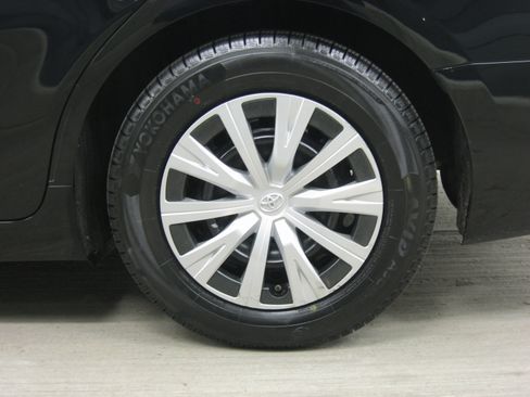 Used 2021 Toyota Camry LE image 26