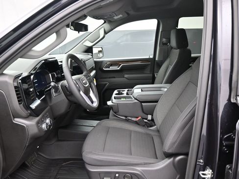 New 2026 GMC Sierra 1500 SLE w/ Preferred Package image 9